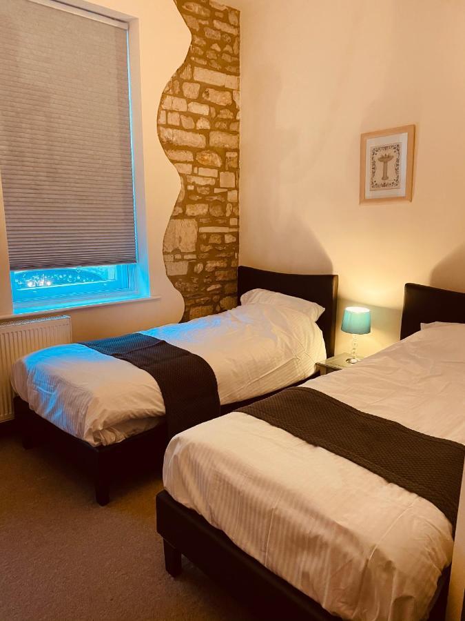 Bear Inn Bradford-On-Avon Екстериор снимка